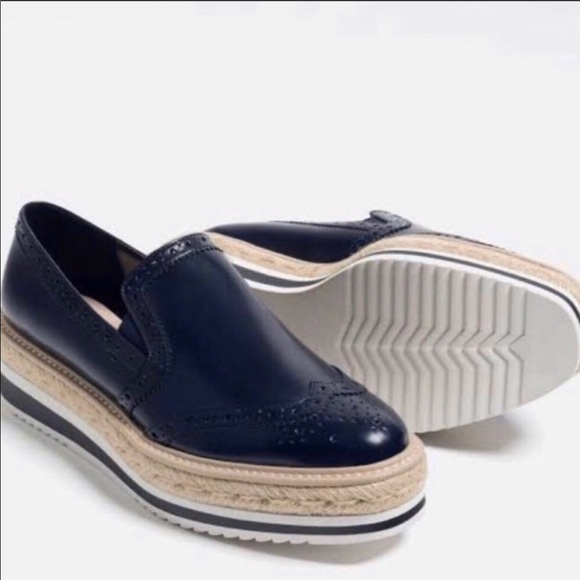 Zara Shoes - Zara navy oxfords